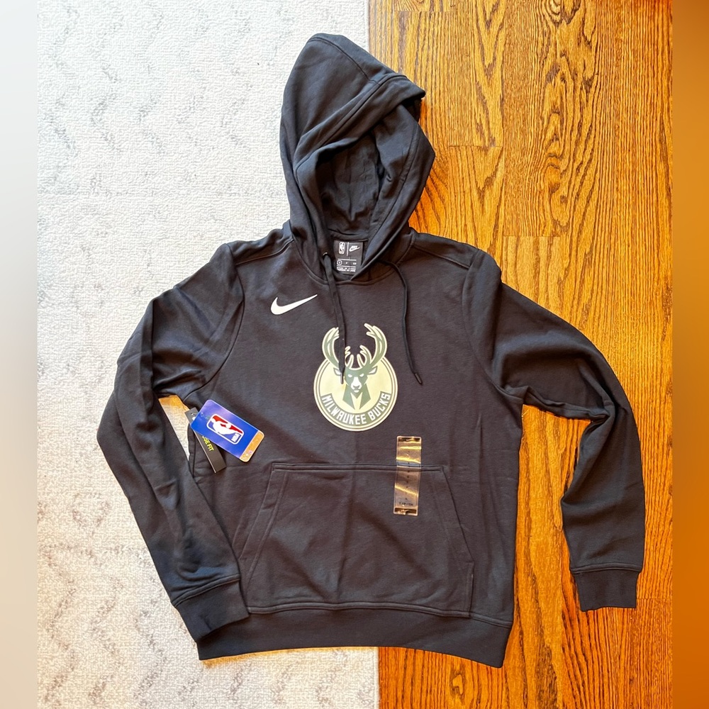 Nike Bucks Women's Club Pullover Hoodie - SMALL **NEW**